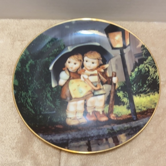 Hummel Danbury Mint Little Companions Plate “Stormy Weather” Collection - Picture 3 of 7